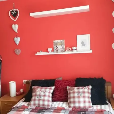 Apartman Close To Gondola-colorful One Bedroom Terrace&fire *