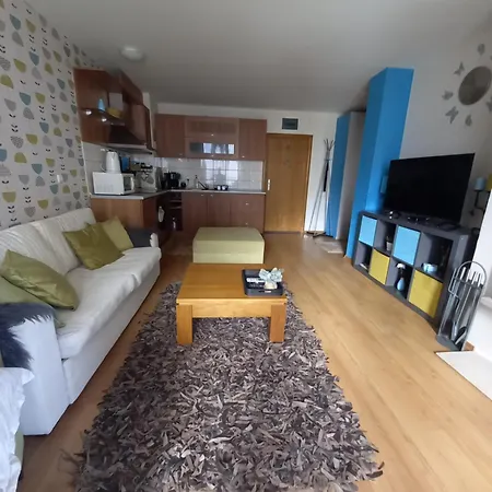 Close To Gondola-colorful One Bedroom Terrace&fire Apartman Banszko